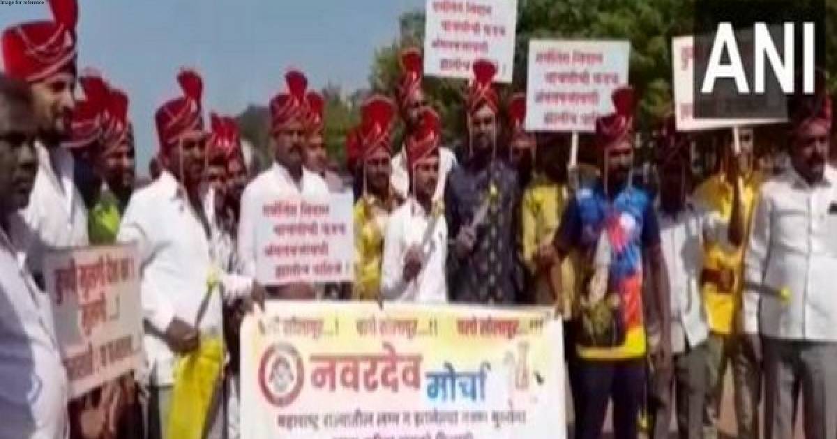 Maharashtra: Bachelors wearing sehras take out procession to highlight gender imbalance